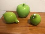Lot de 2 poules et une pomme j.line, Ophalen