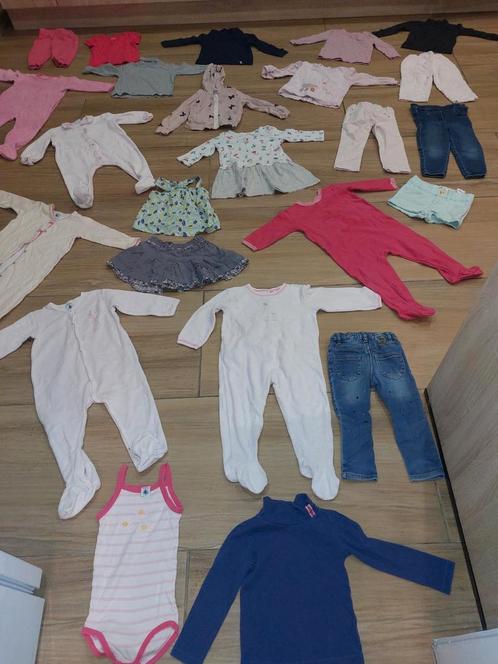 LOT 1:91 kleding voor meisjes van 18 tot 24 maanden. Goede c, Kinderen en Baby's, Babykleding | Baby-kledingpakketten, Zo goed als nieuw