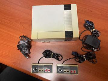 Console de jeux Nintendo 1985 + 5 jeux  beschikbaar voor biedingen