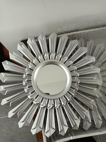 3 wandspiegels  beschikbaar voor biedingen