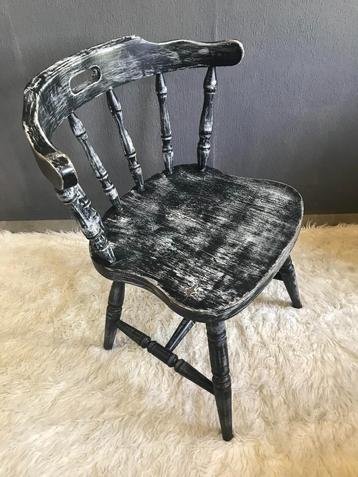 Captainchair Design, artiste édité