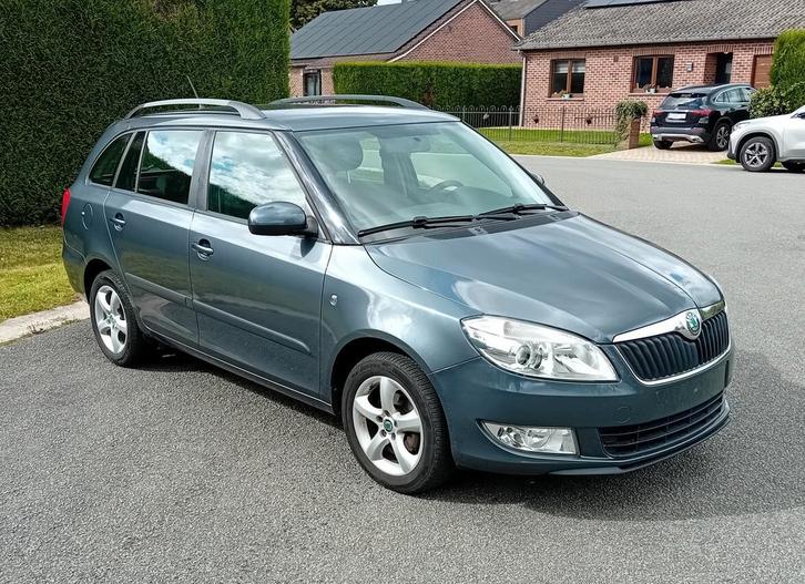 Petite break Skoda Fabia 1.6 tdi Euro 5 de 2011 prêt a immat, Auto's, Skoda, Fabia, ABS, Airbags, Airconditioning, Bochtverlichting