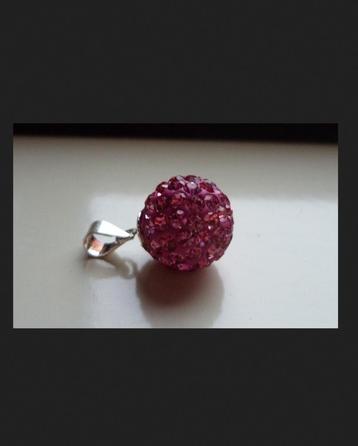 Fuchsia strass bol hanger Shamballa with Swarovski elements beschikbaar voor biedingen