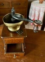 Moulin à café. Années 1870/80, Enlèvement