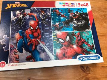 Supercolor puzzle Spiderman Clementoni