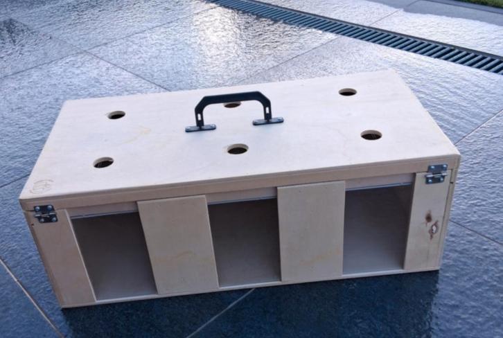 Vervoerskist met deksel speciaal VOOR grote parkiet 3-vaks, Dieren en Toebehoren, Vogels | Parkieten en Papegaaien, Parkiet