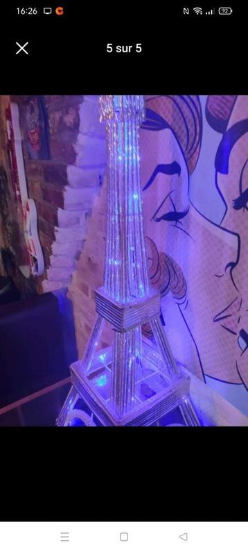 Tour led lumineuse tour Eiffel sublime neuf disponible aux enchères