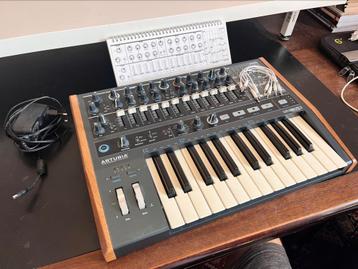 Arturia minibrute 2 beschikbaar voor biedingen