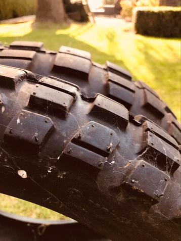 Banden voor bmw 1200 gs  beschikbaar voor biedingen