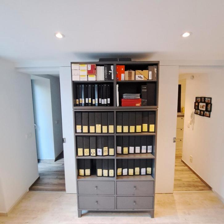 Prachtige boekenkast of andere zeer stevige meubels, Huis en Inrichting, Kasten | Roldeurkasten en Archiefkasten, Zo goed als nieuw