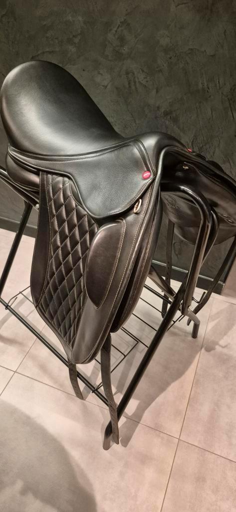 Edix Yasir 18 inch zadel, deftig bod wordt overwogen., Dieren en Toebehoren, Paarden en Pony's | Zadels, Ophalen