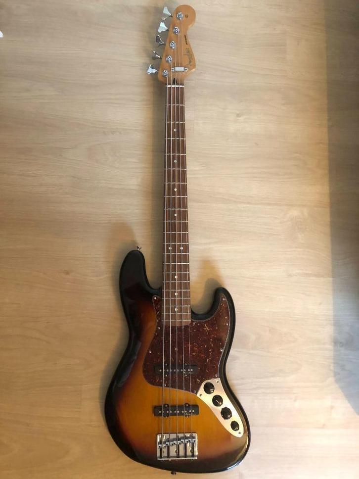 Fender Jazz Bass Deluxe Series MIM 5-string, Muziek en Instrumenten, Snaarinstrumenten | Gitaren | Bas, Gebruikt, Elektrisch, 5-snarig
