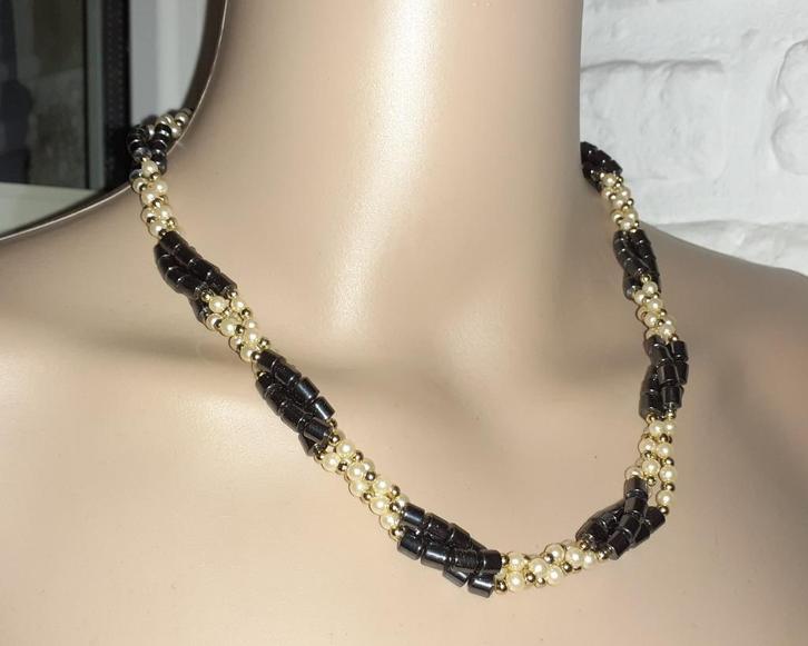 Parelketting vintage parels en hematiet '80, Handtassen en Accessoires, Kettingen, Nieuw, Steen of Mineraal, Wit, Met edelsteen