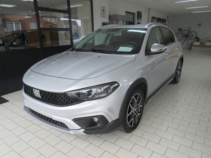 Fiat Tipo Cross Plus 1.0, Autos, Fiat, Entreprise, Achat, Tipo, ABS, Caméra de recul, Régulateur de distance, Airbags, Air conditionné