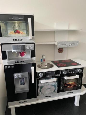 Kinderkeuken Miele beschikbaar voor biedingen