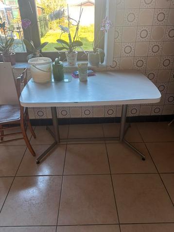 Table a donner, Enlèvement, Utilisé
