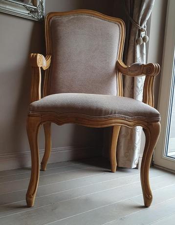 Fauteuil  beschikbaar voor biedingen
