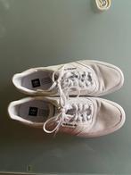 Baskets Adidas, Sports & Fitness, Gymnastique, Enlèvement ou Envoi, Plus grand que la taille 42, Comme neuf, Blanc