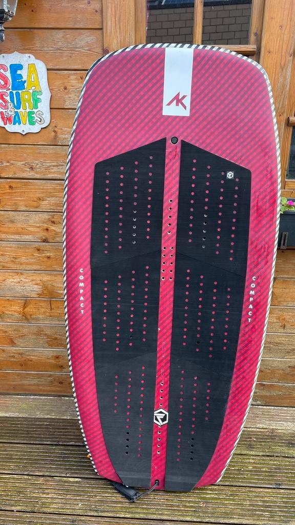 Wingfoilboard AK Compact 85L, Watersport en Boten, Wingsurfen, Gebruikt, Wingsurf-board, Ophalen