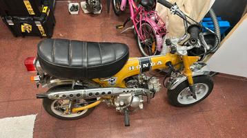 Moto honda dax st70 met wat werk beschikbaar voor biedingen