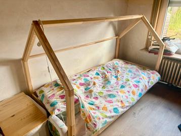 Kinderbed / Huisbed 90x200 inclusief matras beschikbaar voor biedingen