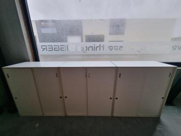 Opbergkasten garage beschikbaar voor biedingen