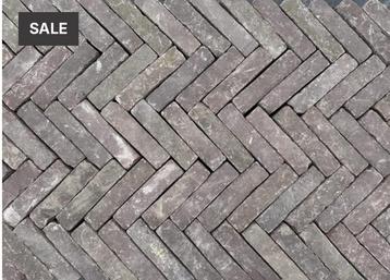 Gebakken klei waaltjes beschikbaar voor biedingen