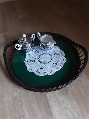 Rieten dienblad kanten sierlap ! Grootmoeders tijd !! beschikbaar voor biedingen
