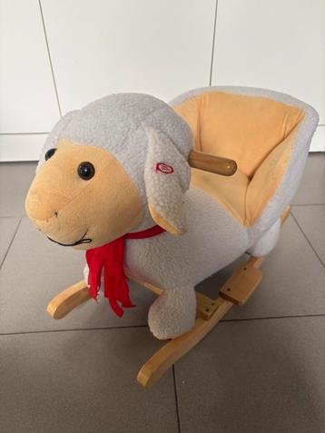 Houten schaap baby schommel beschikbaar voor biedingen
