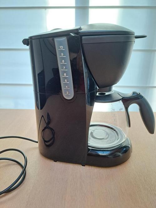 Koffiezet Braun KF560 + 2 waterfilter + ontkalker, Elektronische apparatuur, Koffiezetapparaten, Gebruikt, Gemalen koffie, Koffiemachine