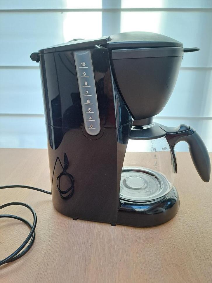 Koffiezet Braun KF560 + 2 waterfilter + ontkalker, Elektronische apparatuur, Koffiezetapparaten, Gebruikt, Gemalen koffie, Koffiemachine