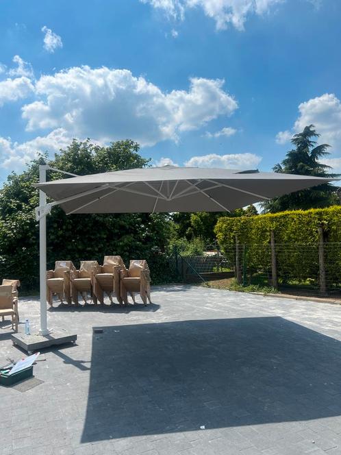 Parasol Grote 4x4m Te Koop samen voet van150kg en BeschermH., Tuin en Terras, Parasols, Zo goed als nieuw, Overige typen, Meer dan 4 meter