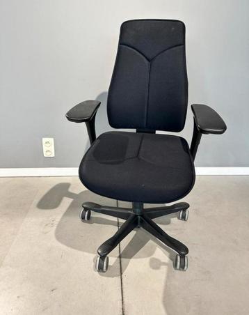 Chaise de bureau ergonomique Kinnarps PLUS (6) 4D