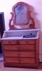 Hele oude commode met spiegel en marmeren opzetstuk., Ophalen