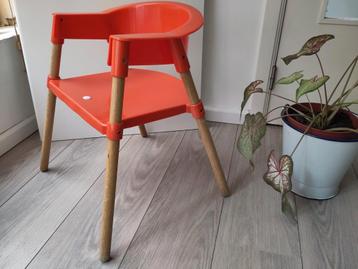 Mooi design kinderstoel beschikbaar voor biedingen