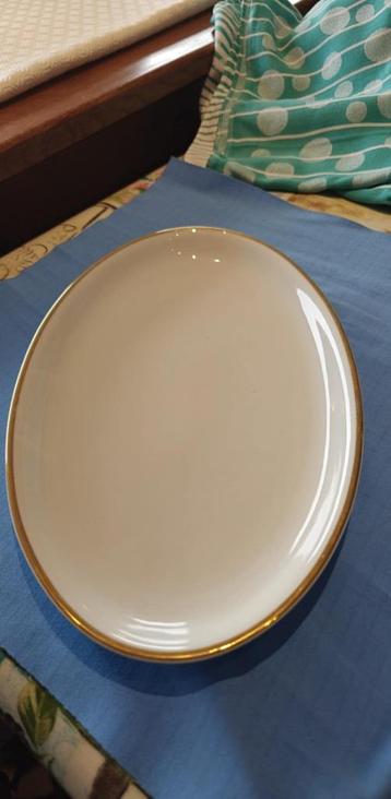 plat en céramique blanche Bohême Tchécoslovaquie, Enlèvement ou Envoi, Comme neuf, Céramique, Balance ou Balances