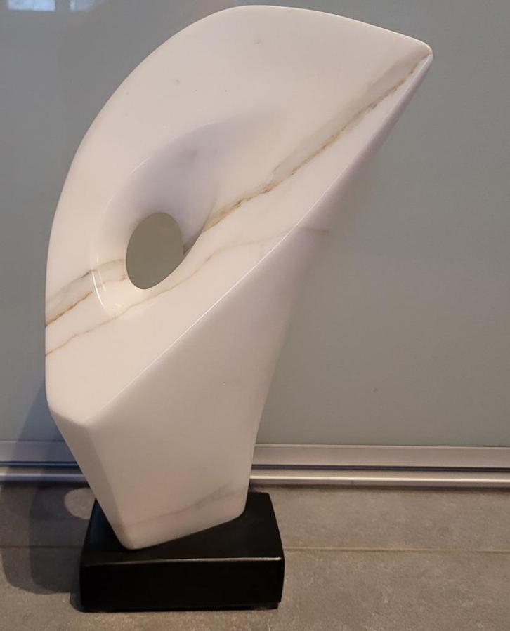 François AGATE, lyrische abstractie in wit marmer, Antiek en Kunst, Kunst | Beelden en Houtsnijwerken, Ophalen