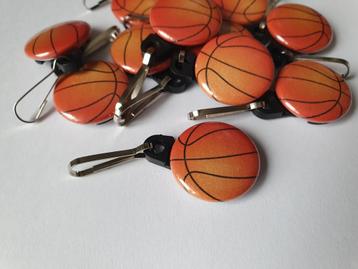 12 basketbal sleutelhangers