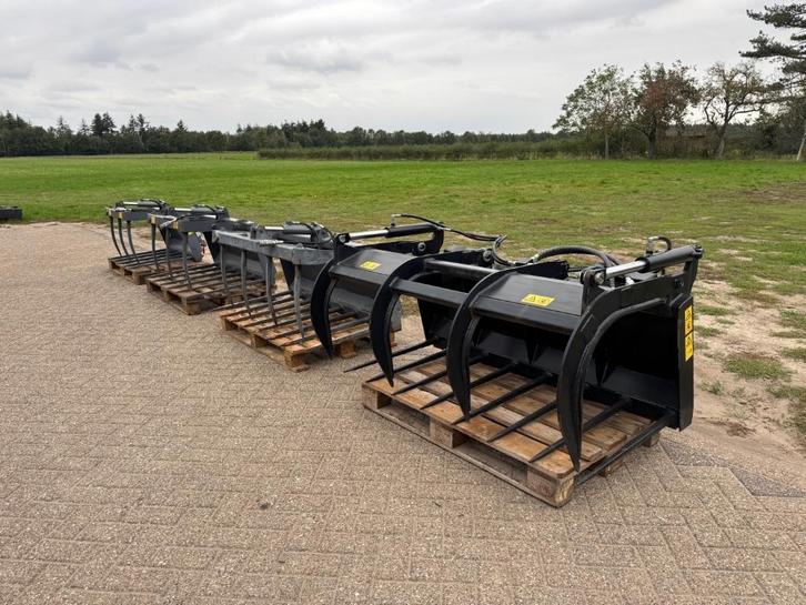 Partij verschillende mestklemmen pelikaanbakken, Zakelijke goederen, Landbouw | Werktuigen, Veehouderij, Voertechniek, Ophalen of Verzenden