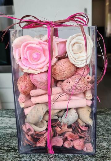 glazen pot / vaasje met roze decoratie - hoogte 18 cm