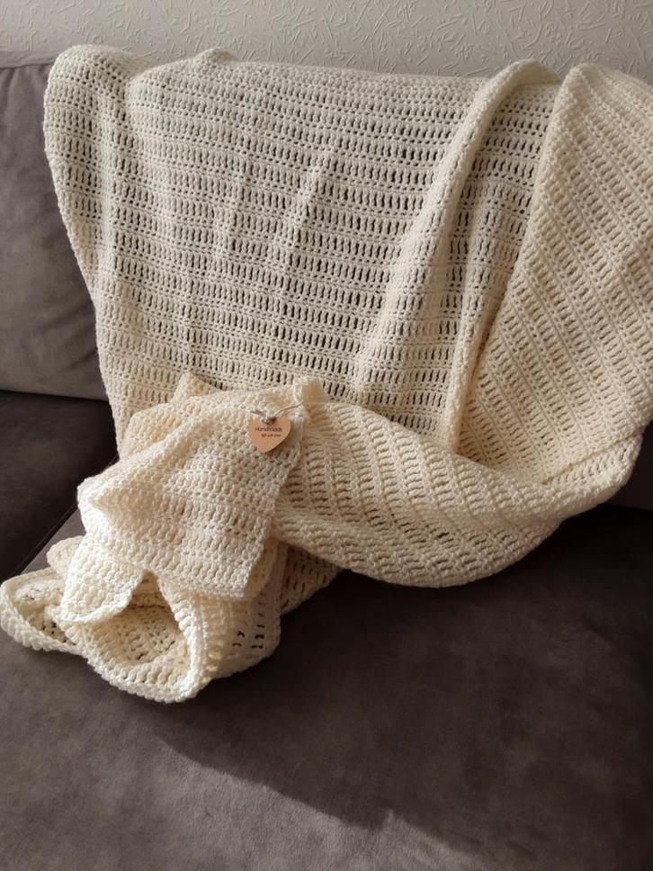 Plaid gehaakt ! Hobby prijsje  HANDWERK NIEUW, Hobby en Vrije tijd, Breien en Haken, Zo goed als nieuw, Ophalen