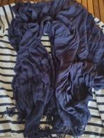 x Donkerblauwe sjaal met franjes, Ophalen of Verzenden, Sjaal, Zo goed als nieuw
