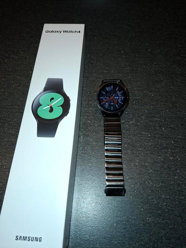 Samsung Galaxy smart watch 4 LTE., Handtassen en Accessoires, Smartwatches, Gebruikt, Android, Zwart, Afstand, Calorieverbanding