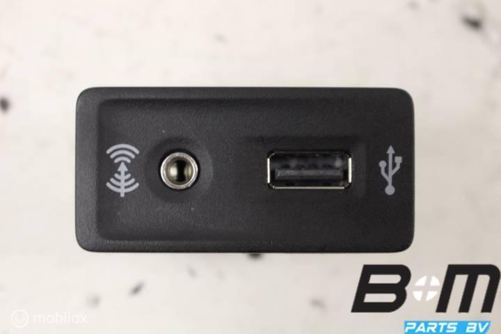 Aansluitstuk Media-In Volkswagen Golf 7 Variant 5G0035222C, Auto-onderdelen, Dashboard en Schakelaars, Gebruikt