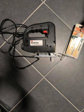 Decoupeerzaag  beschikbaar voor biedingen