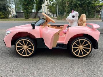 Elektrische kinderauto met afstandsbediening beschikbaar voor biedingen
