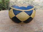 Retro poef ,, zwart met goudgeel , 45 doorsnee en 26 cm hoog, Minder dan 50 cm, Gebruikt, Rond, Minder dan 50 cm