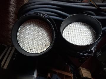 2 defecte shortnose led par beschikbaar voor biedingen