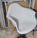 Moderne Eetkamerstoelen wit en zwart, Ophalen, Zo goed als nieuw, Wit, Metaal