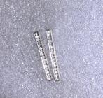 oorstekers zilver met witte diamantjes op plaatje, Verzenden, Nieuw, Knopjes of Stekers, Zilver